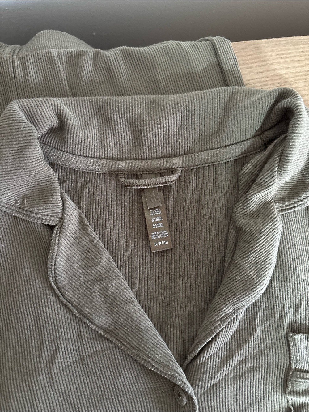 SKIMS Soft Lounge Sleep Set - Picture 4 of 8